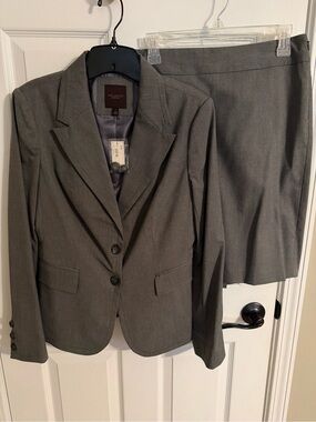 The Limited Gray Women's Two-Piece Suit Blazer & Skirt